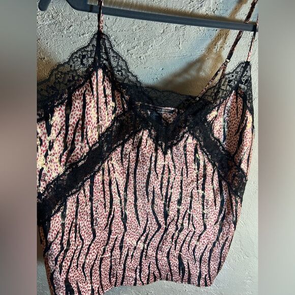 Victoria Secret Strappy Camisole Lace Trim Tank, lovely print w black lace XL - Picture 3 of 9